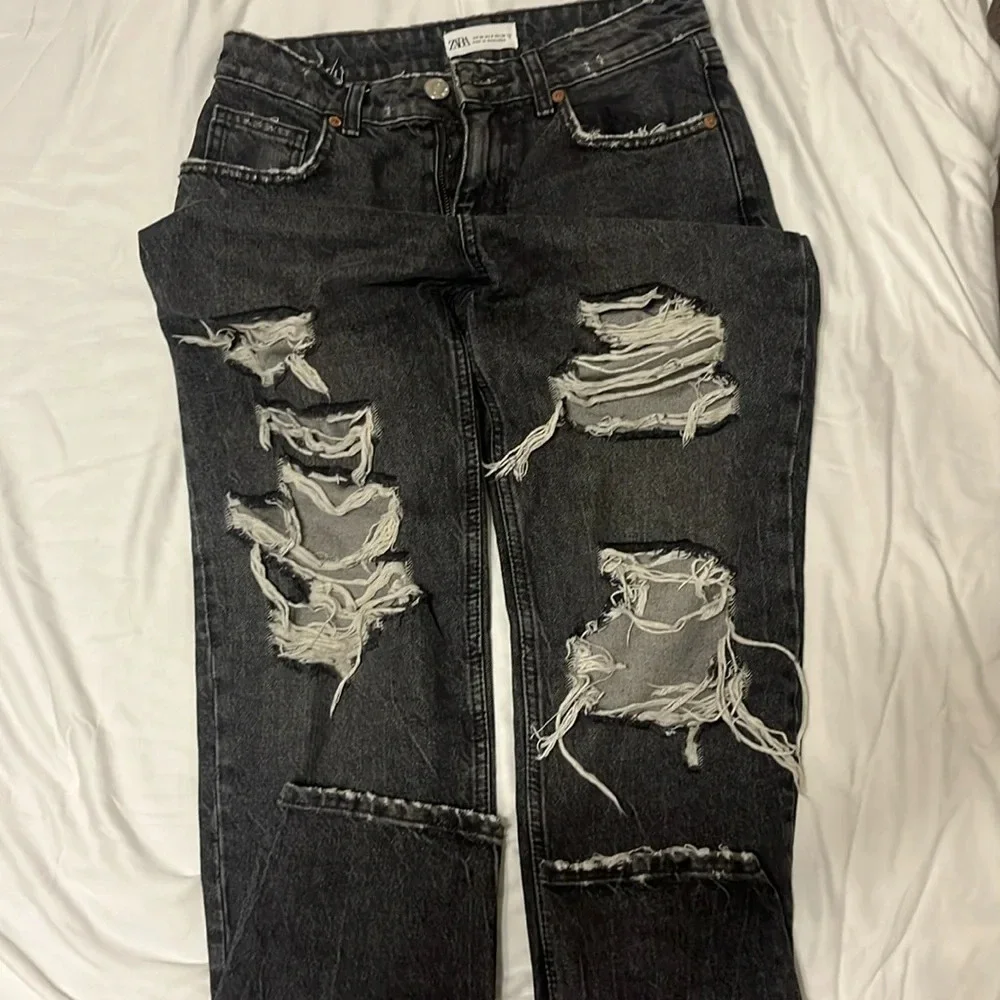 Zara Black Wash Destroyed High Waisted Straight Jeans - Picture 1 of 4
